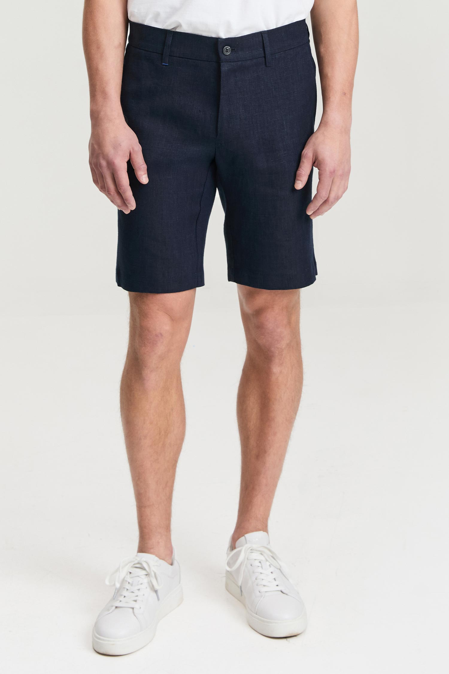 Teppo pellava shortsit